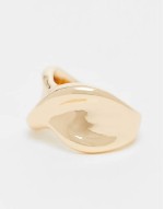 ring with twist design in gold tone