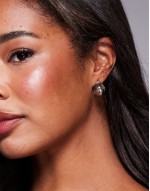 stud earrings with clear resin detail in silver tone
