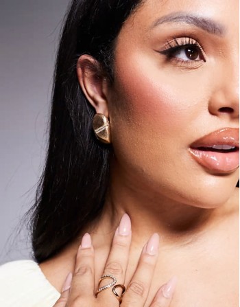 stud earrings with faux pearl rectangle design in gold tone