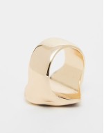 ring with red resin heart design in gold tone