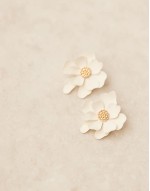 stud earrings with matte floral detail in white