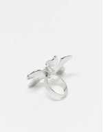 oversized flower ring in silver