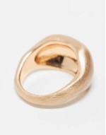 ring in bubble brushed detail in gold tone