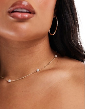 Curve pearl and ball necklace in gold