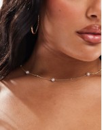 Curve pearl and ball necklace in gold