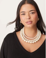 Curve short necklaces with multirow faux pearl detail